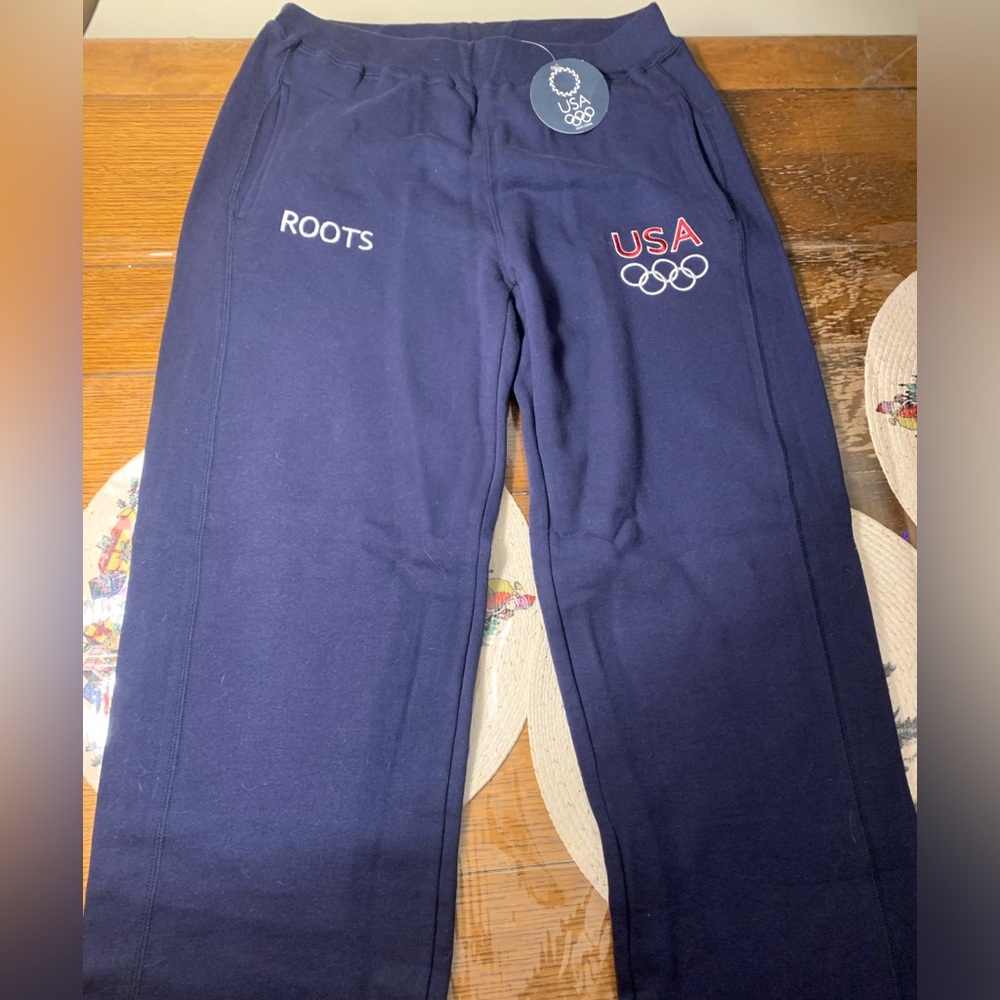 ❌SOLD❌👖 Roots Official Olympic Navy Sweatpants 👖